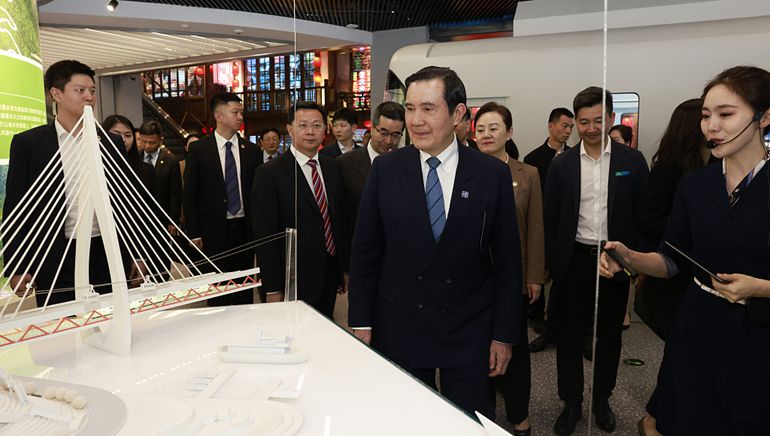 【封面】国台办：2024年同台湾有关政党、团体和代表性人士保持良性互动取得积极成果_副本.jpg